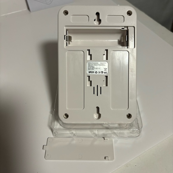 GEKKA Infrared Thermometer Wall Body Temperature Scanner IP21 Model:UFR101 NIB - Picture 5 of 9